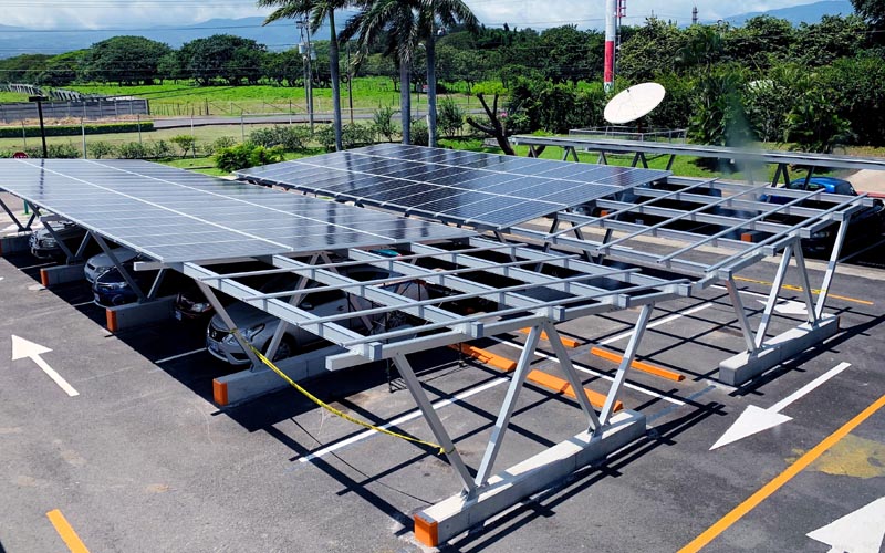  Transforming Parking Lots into Clean Energy Hubs with Solar Canopies